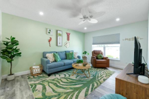 Paradise Palms- Tropic Suite- Pool - Steps to Ocean - 10 min to Downtown